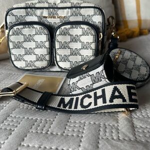 Michael Kors Black and Cream Key & Card Holder Set